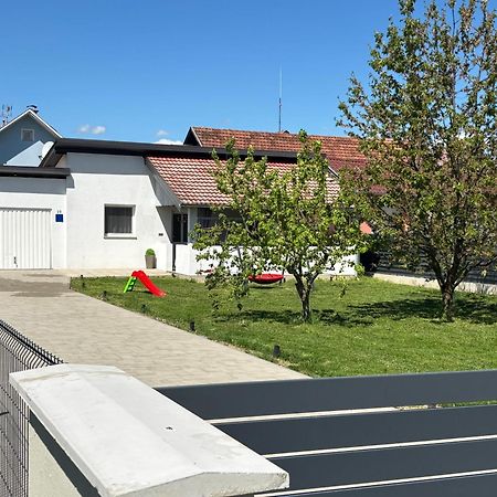Kod Dide - Entry With Pin 0-24H Slavonski Brod Exterior foto