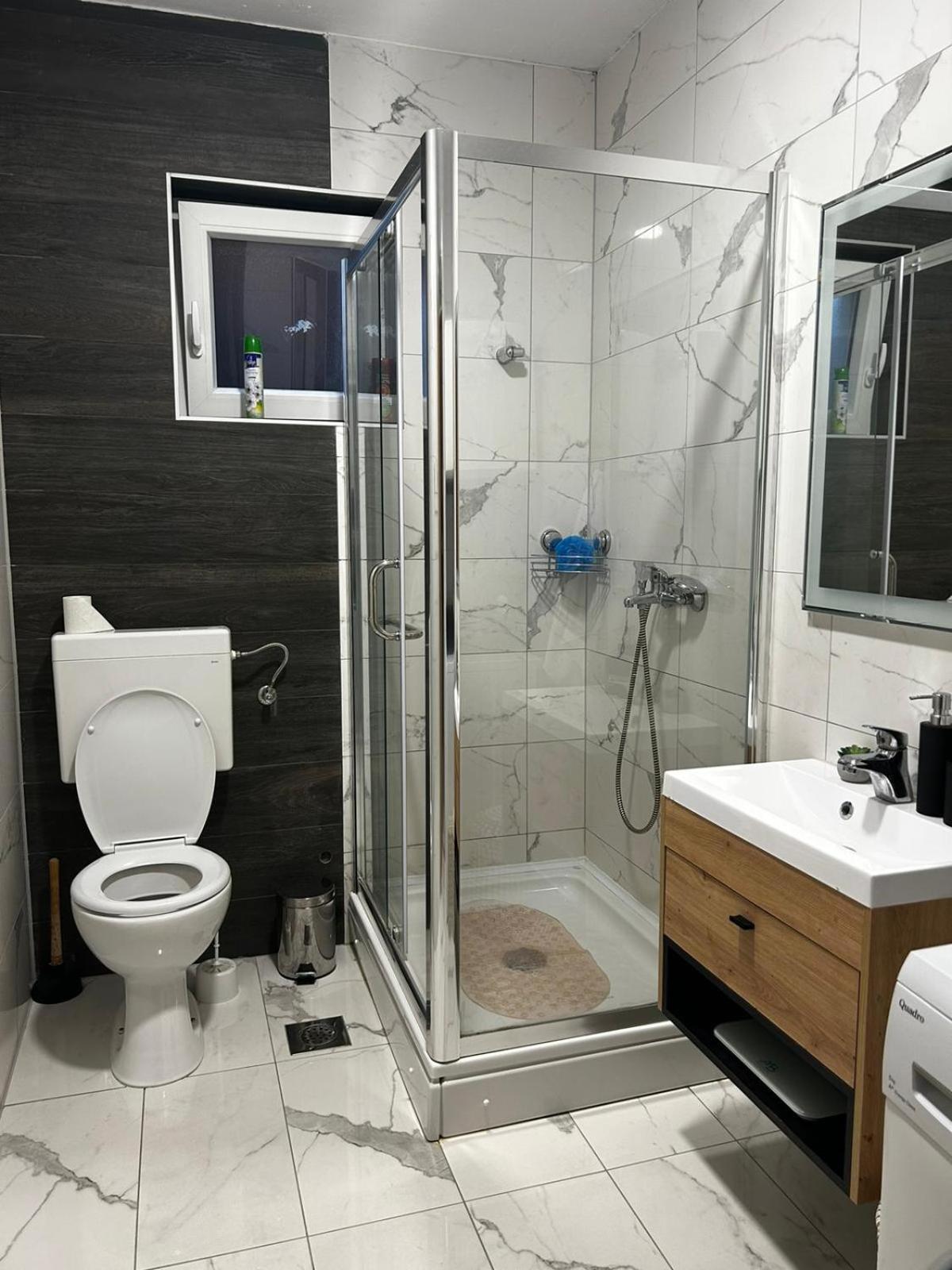 Kod Dide - Entry With Pin 0-24H Slavonski Brod Exterior foto