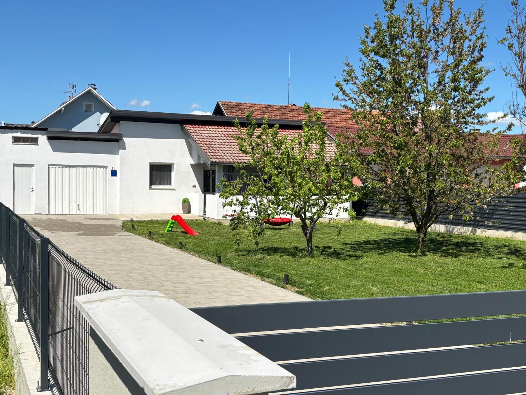 Kod Dide - Entry With Pin 0-24H Slavonski Brod Exterior foto